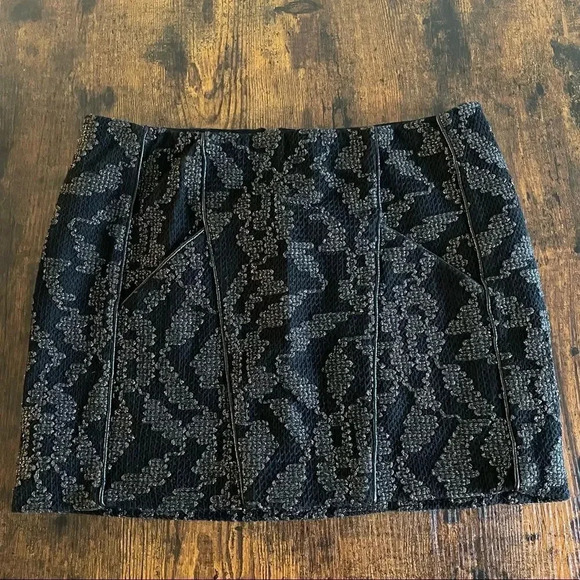 Maje Mini Skirt embroidery detailing - Picture 3 of 14